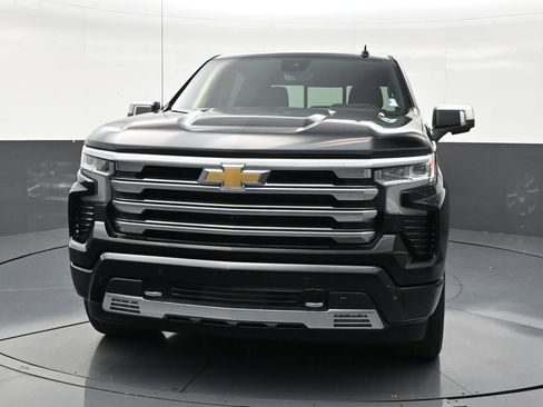 Used 2024 Chevrolet Silverado 1500 High Country AWD/4WD image 8