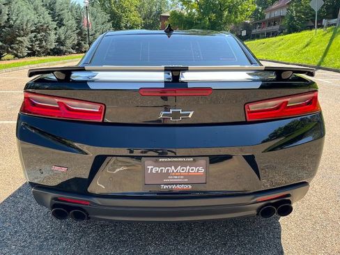 Used 2018 Chevrolet Camaro SS RWD image 40