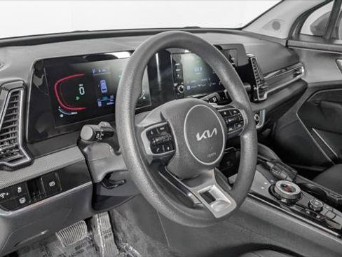 Used 2023 Kia Sportage LX image 24