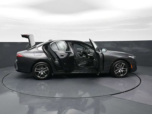 New 2026 BMW 530i w/ Convenience Package RWD image 35