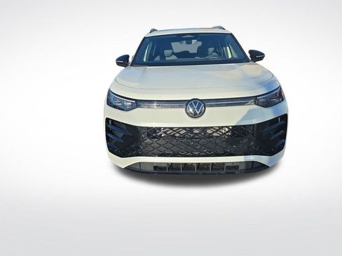 New 2026 Volkswagen Tiguan SE R-Line image 8
