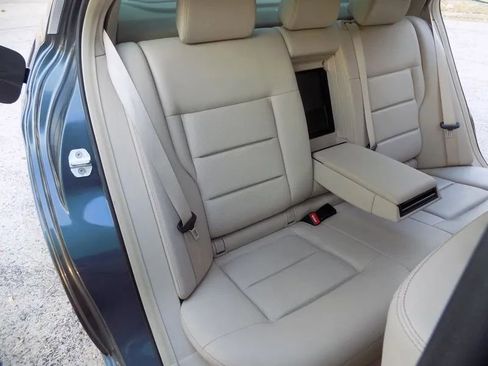 Used 2014 Mercedes-Benz E 350 Sedan image 36