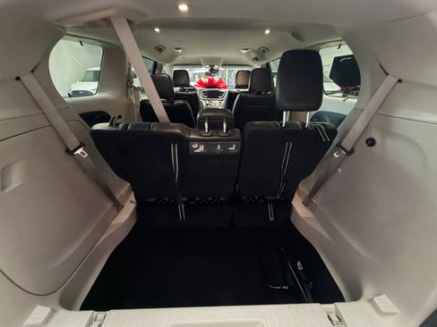 Used 2017 Chrysler Pacifica Touring-L Plus w/ Advanced Safetytec Group FWD image 17