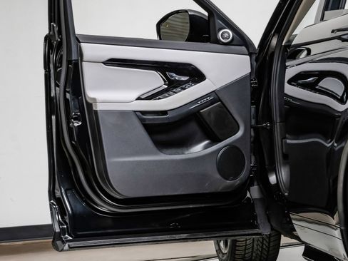 Used 2024 Land Rover Range Rover Evoque Dynamic SE image 44