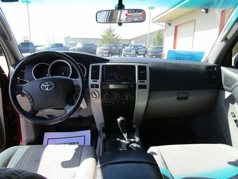Used 2007 Toyota 4Runner SR5 AWD/4WD image 11