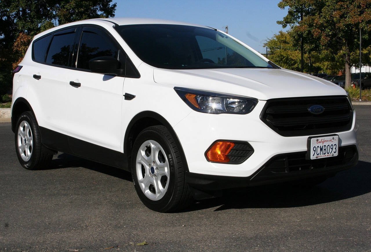 Used 2019 Ford Escape S FWD image 1
