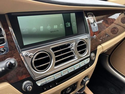 Used 2014 Rolls-Royce Wraith image 23