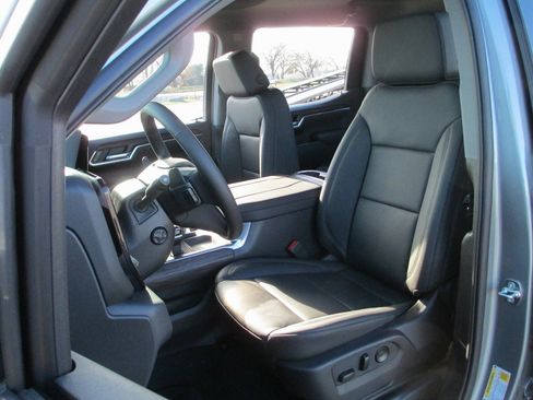 New 2026 GMC Sierra 1500 SLT w/ SLT Convenience Package image 11