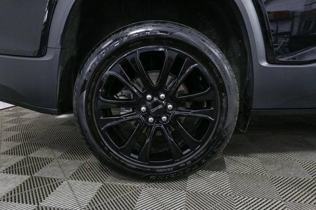 Used 2023 GMC Acadia SLE w/ Driver Convenience Package AWD/4WD image 16