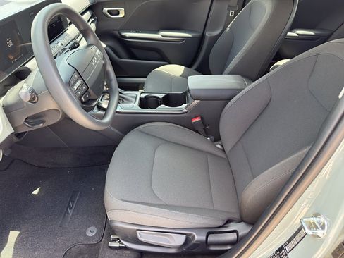 New 2026 Kia K4 FWD image 10