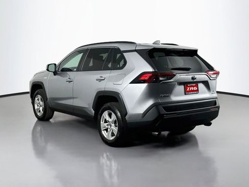 Used 2021 Toyota RAV4 LE AWD/4WD image 3