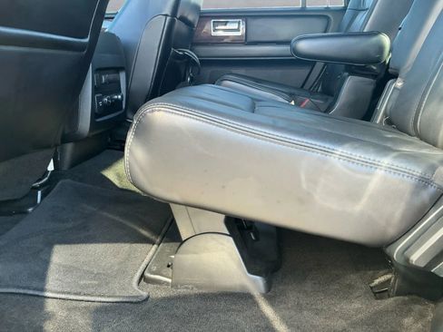 Used 2015 Lincoln Navigator 4WD image 11