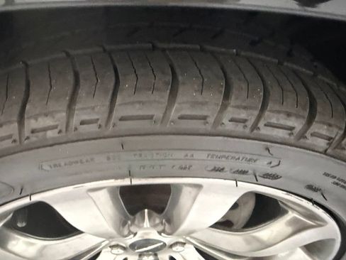 Used 2014 Chrysler 300 S RWD image 7