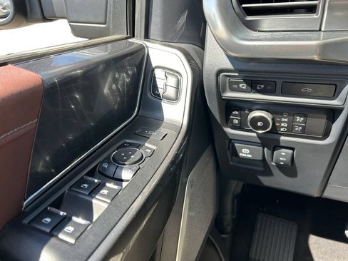 Used 2023 Ford F150 Lariat w/ Equipment Group 502A High AWD/4WD image 21