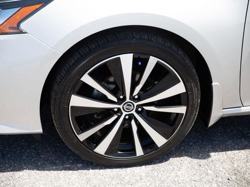 Used 2022 Nissan Altima 2.5 SR AWD/4WD image 9