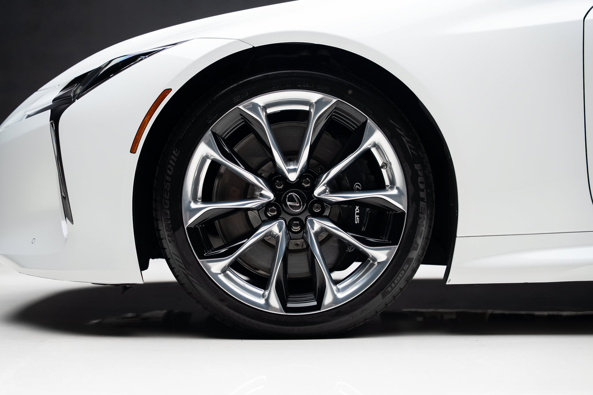 Used 2021 Lexus LC 500 Convertible w/ Touring Package RWD image 21