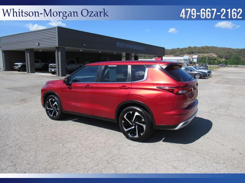 Used 2023 Mitsubishi Outlander SE AWD/4WD image 12