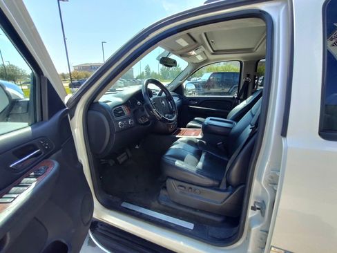 Used 2008 Chevrolet Avalanche LTZ w/ LTZ Preferred Equipment Group image 11