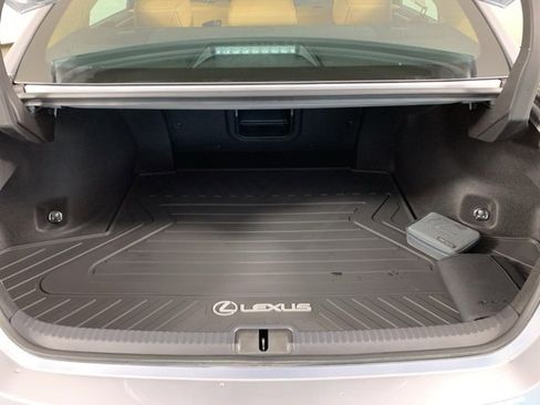 Used 2025 Lexus ES 300h w/ Premium Package image 13