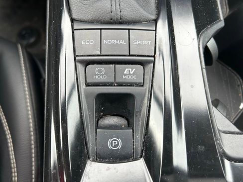 Used 2025 Toyota Camry SE w/ Multimedia Upgrade Package FWD image 28