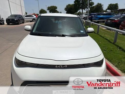 Used 2023 Kia Soul S FWD image 1