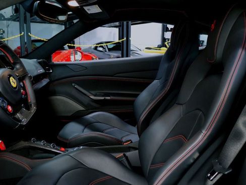 Used 2019 Ferrari 488 GTB RWD image 26