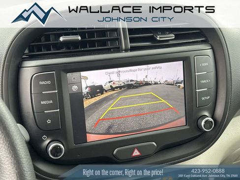 Used 2023 Kia Soul LX w/ LX Technology Package image 23