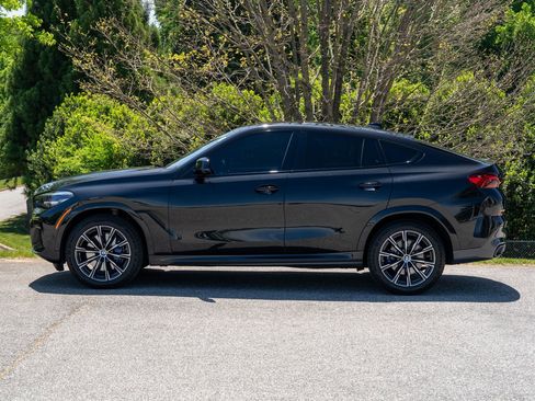 Used 2022 BMW X6 xDrive40i w/ M Sport Package AWD/4WD image 3