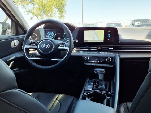 New 2026 Hyundai Elantra Limited FWD image 10