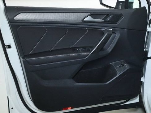 Certified 2024 Volkswagen Tiguan SE AWD/4WD image 16