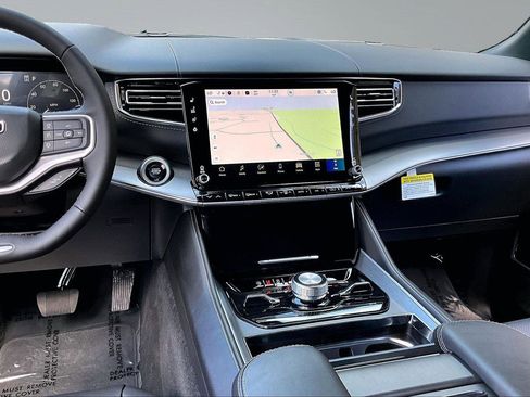 New 2026 Jeep Grand Wagoneer Limited image 8