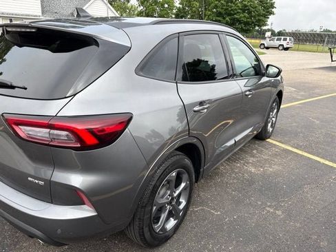 Used 2024 Ford Escape ST-Line w/ Tech Pack #1 AWD/4WD image 3