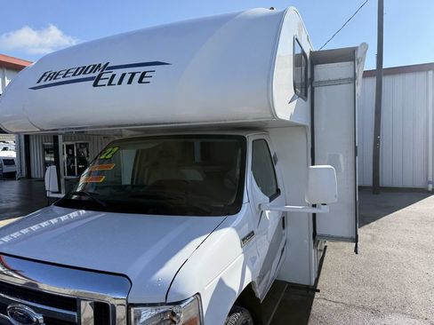 Used 2022 Ford E-450 and Econoline 450 Super Duty w/ Motorhome Prep Package RWD image 23