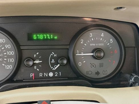 Used 2008 Mercury Grand Marquis GS RWD image 12