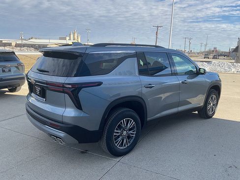 New 2026 Chevrolet Traverse LT image 6