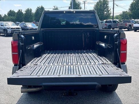 Used 2024 Toyota Tacoma TRD Off-Road AWD/4WD image 31