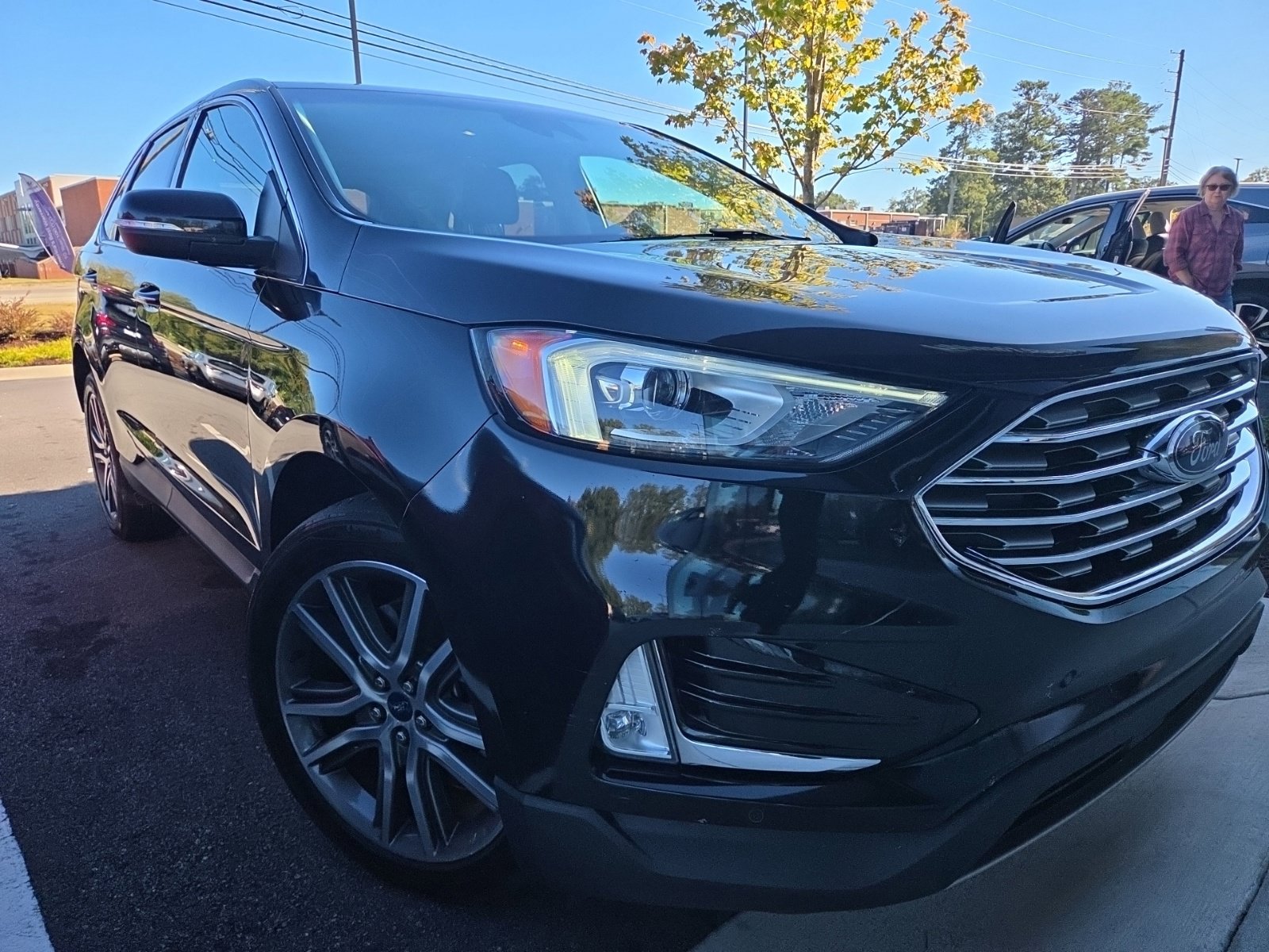 Used 2021 Ford Edge Titanium FWD image 1