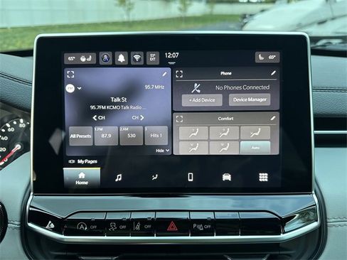 Used 2024 Jeep Compass Limited image 25