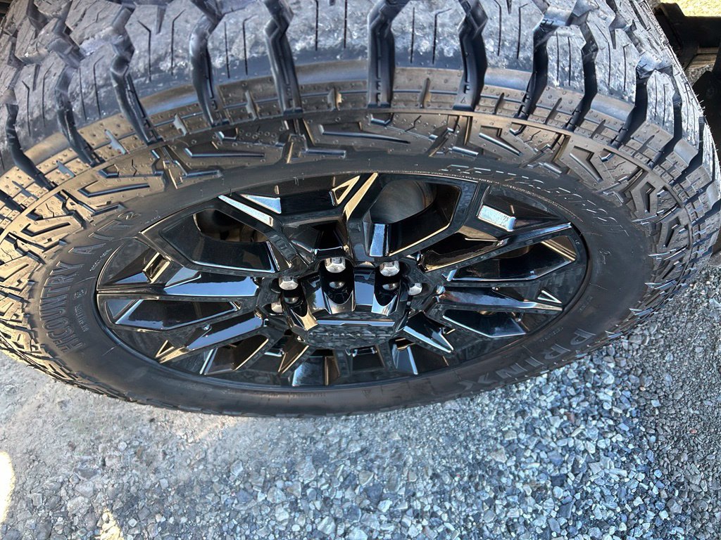 Used 2024 GMC Sierra 2500 Denali Ultimate AWD/4WD image 11