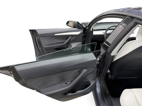 Used 2023 Tesla Model 3 Standard Range RWD image 10