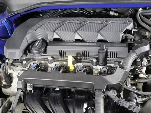 Used 2022 Hyundai Venue Limited FWD image 16