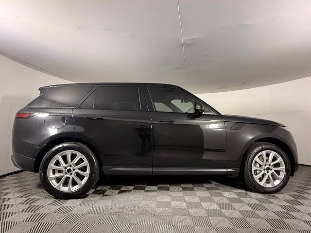 New 2026 Land Rover Range Rover Sport SE AWD/4WD image 9