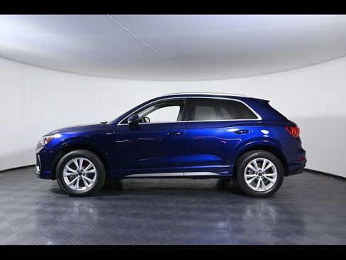 Certified 2025 Audi Q3 2.0T Premium w/ Convenience Package AWD/4WD image 2