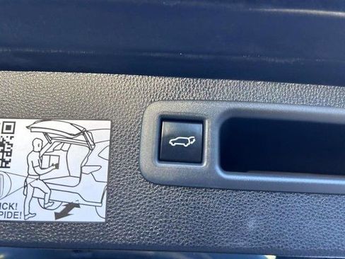 Used 2022 Toyota Highlander Platinum image 8