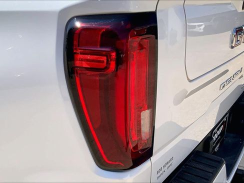 Used 2022 GMC Sierra 1500 Denali w/ Denali Carbonpro Edition AWD/4WD image 29
