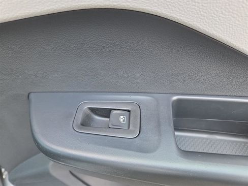 Used 2025 Volkswagen Taos S image 29