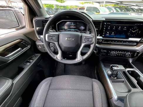 Used 2024 Chevrolet Silverado 1500 LT Trail Boss w/ Protection Package AWD/4WD image 8