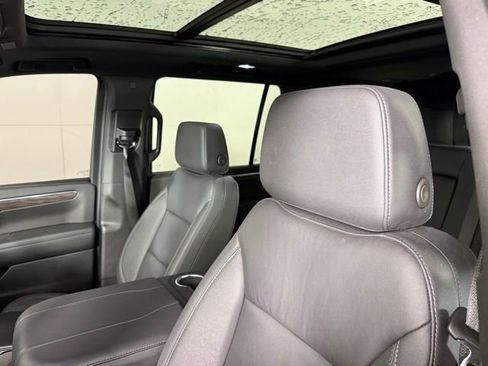Used 2025 Chevrolet Tahoe Z71 w/ Comfort Package AWD/4WD image 14