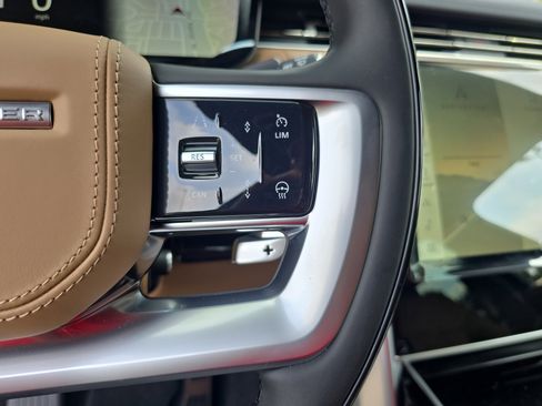 New 2025 Land Rover Range Rover SE image 18