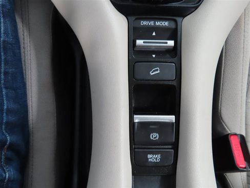 Used 2025 Honda HR-V LX image 27